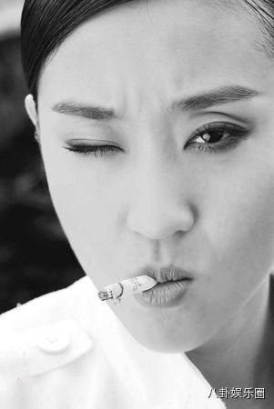 28大女明星抽烟年轻图片
