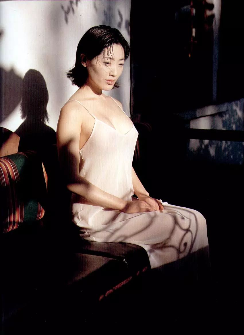 杨思敏拥有亚洲第一美胸脯的性感女性,在拍其代表作《金瓶梅》之前,就