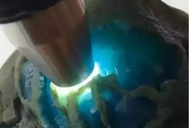 一块罕见的莫湾基老蓝水开料到成品过程