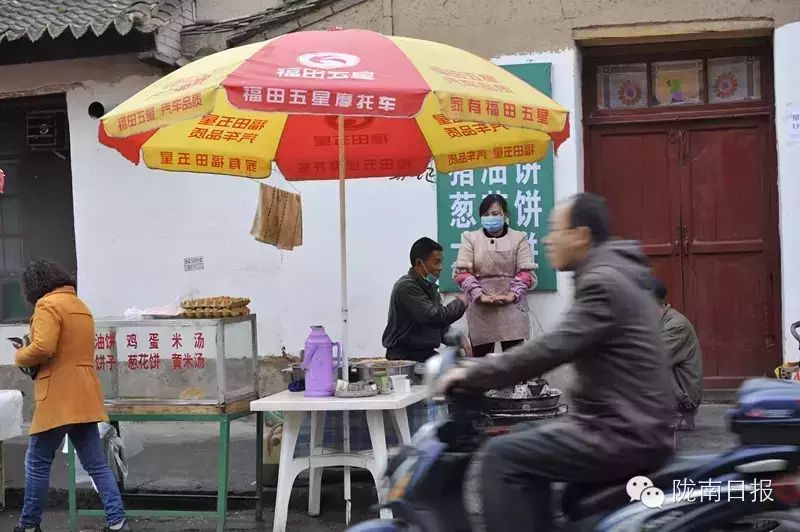 精彩隴之南今日立冬,禮縣熱麵皮和豬油餅,給你暖暖的體驗!