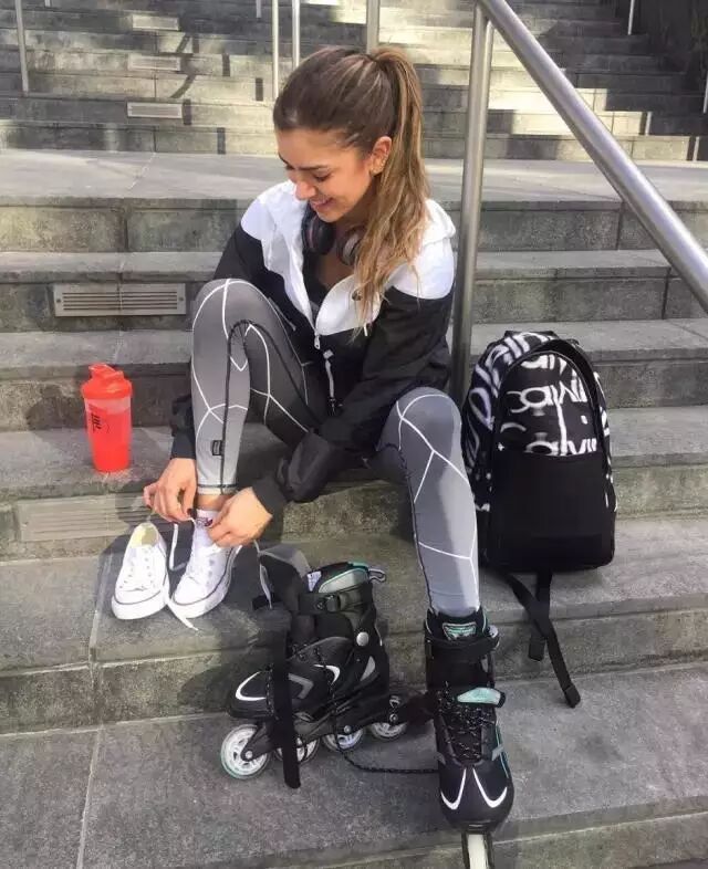 成人3d vr影院:vr眼镜看爱情动作片就是这么爽.