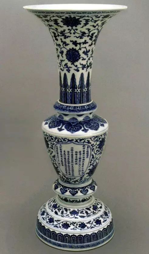 中国美術 明 青花纏枝 富貴佳器款 獅子紋碗 高 6cm 明 高 明 青花纏枝 中国美術 6cm 富貴佳器款 獅子紋碗 明