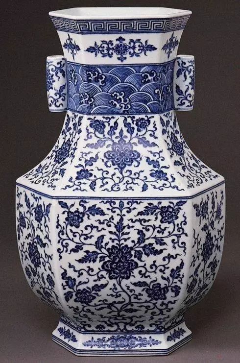 中国美術 明 青花纏枝 富貴佳器款 獅子紋碗 高 6cm 明 中国美術 明 青花纏枝 富貴佳器款 獅子紋碗 高 6cm 明