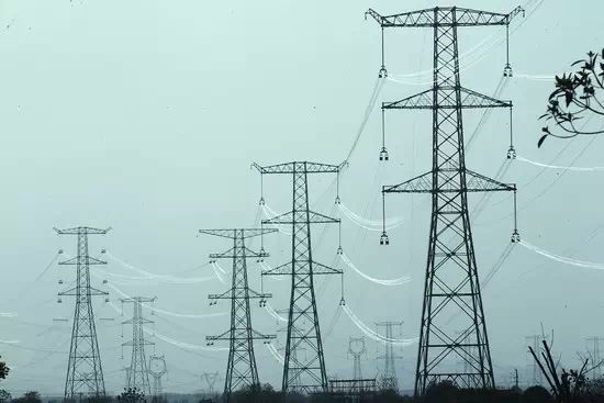如何判断电力铁塔的电压？的图3