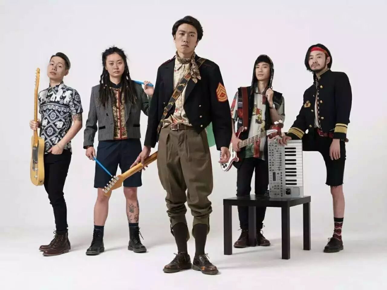 骚年一起摇滚吧