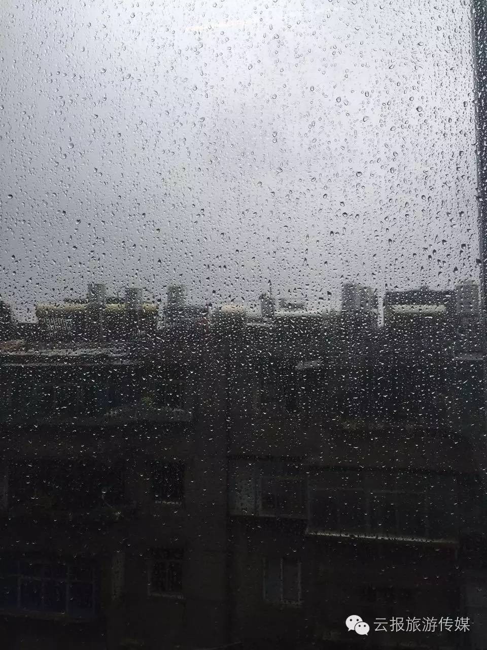 阴雨绵绵的天气图片图片