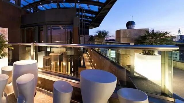 炎炎夏季，让我们相约屋顶，一起去看马德里的夜景