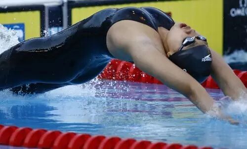 强烈呼吁女队员换泳衣