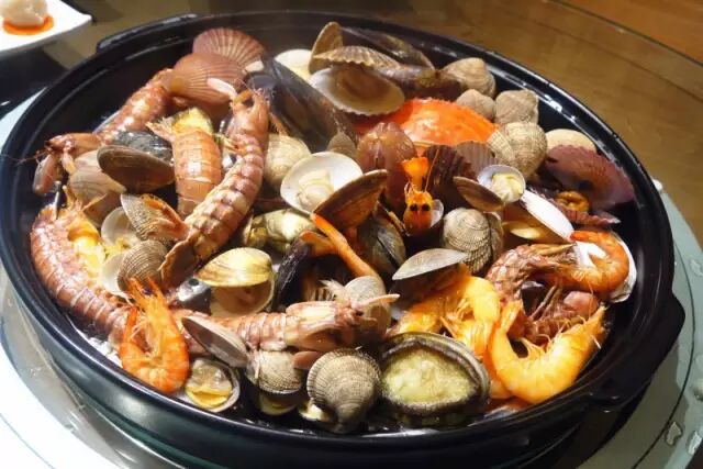 五角场首家蒸汽海鲜餐厅【爱晒蒸汽海鲜主题餐厅】50份350元双人海鲜