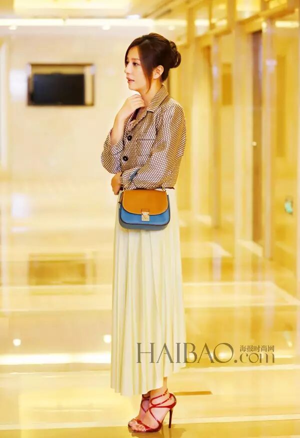 (jimmy choo) 镂空系带凉鞋69 社区 69 休闲玩乐 69 赵薇"虎妈