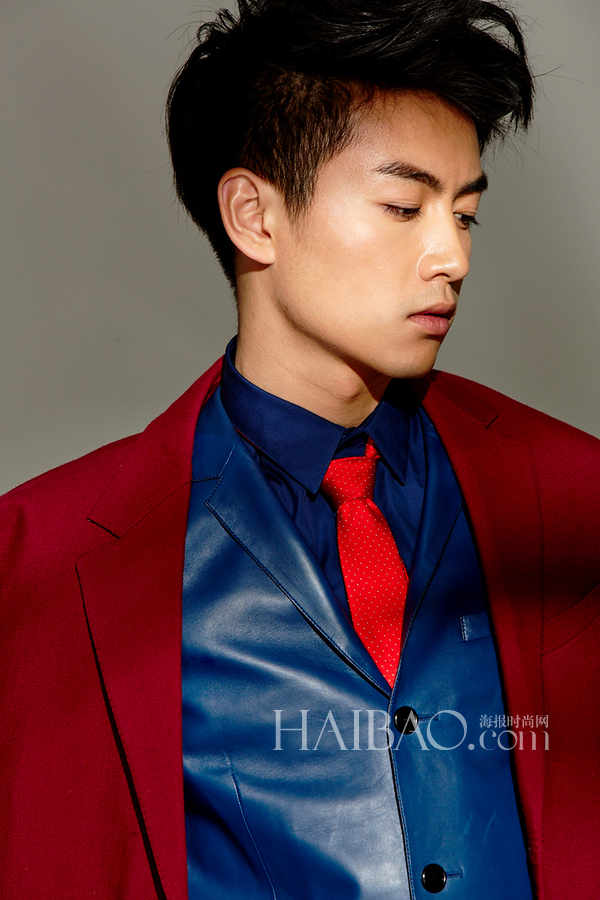 "霸道将军"彭于晏的眉形属于粗犷的硬汉型"将军眉",浓重又带着一点