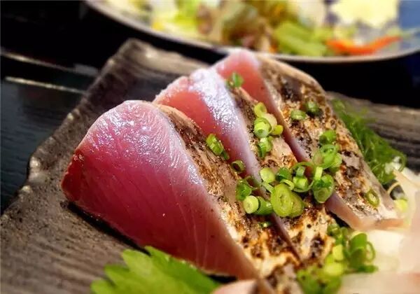 红食材 鲣鱼的最好季节,餐厅怎能少这道菜?