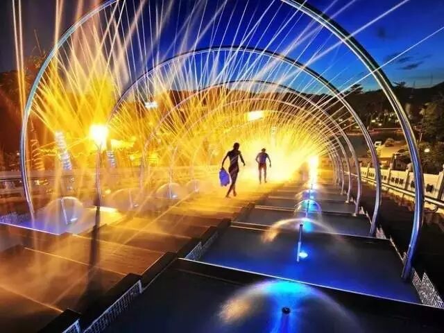 内心平静如水 水之静 犹如人之静 静若处子 动若脱兔 流水,跌水,叠水