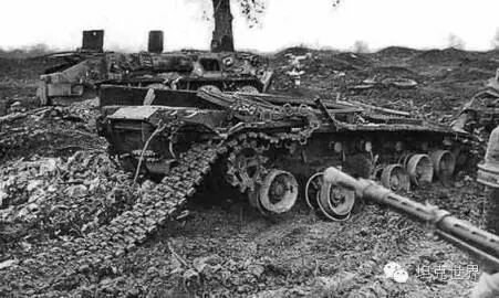 WOTB俄军最惨经历 一夜阵亡千人坦克掉15米深坑