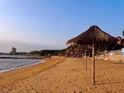 辽宁6个主要海水浴场适宜游泳 锦州一家浴场水质为优