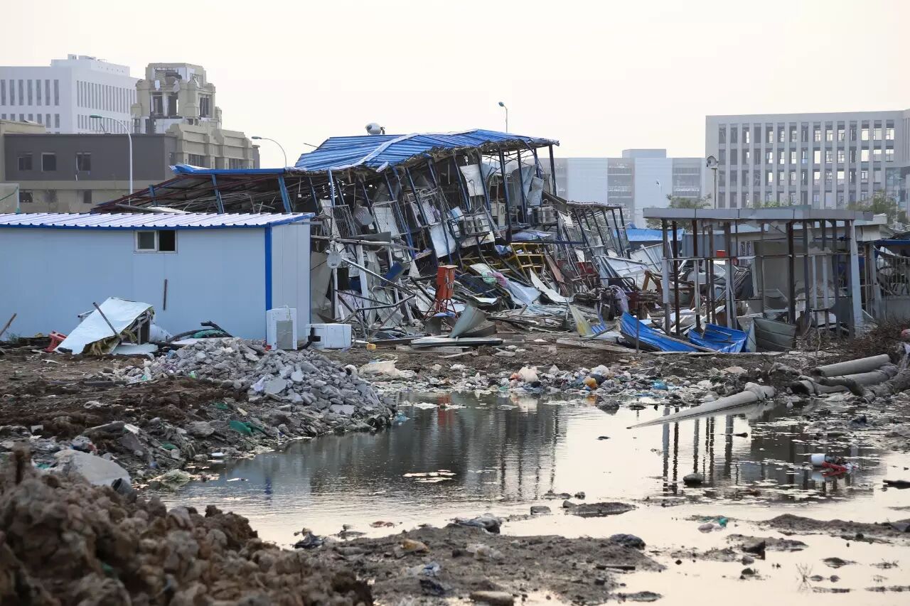 天津港爆炸核心区卫星图首度公开 死鱼水域未检出氰化物