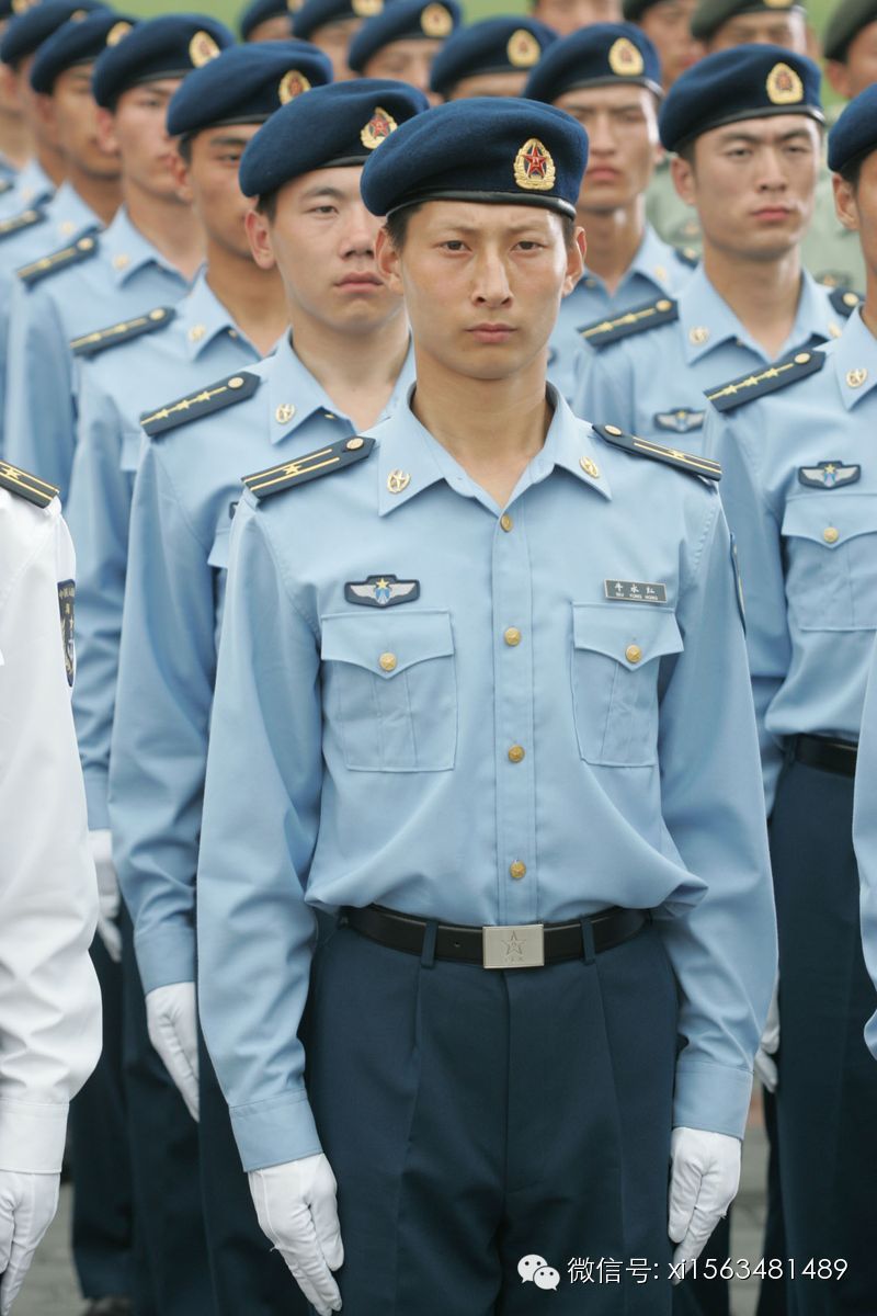 解放军最新版军装帅呆了好兄弟军表网