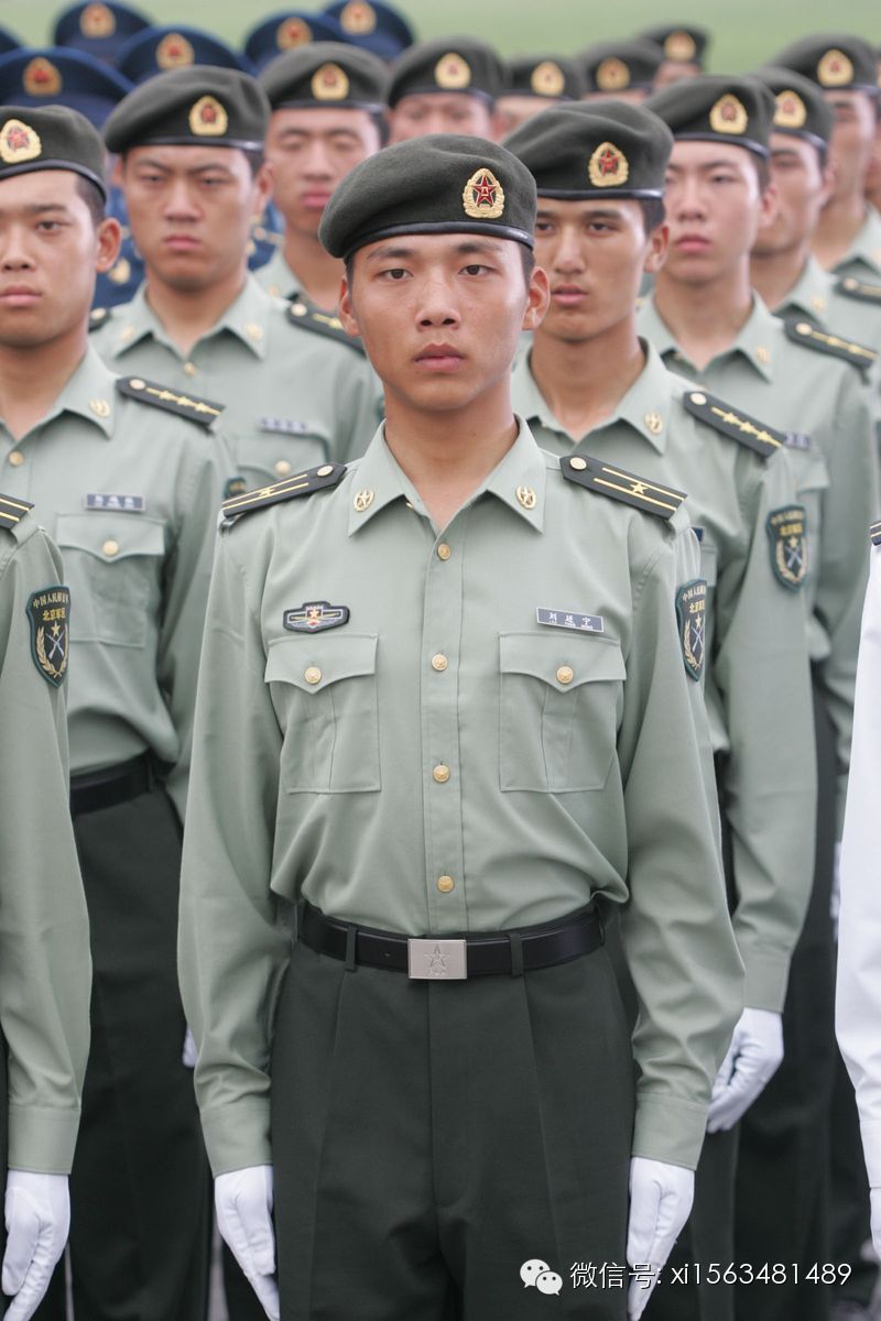 解放军最新版军装帅呆了好兄弟军表网