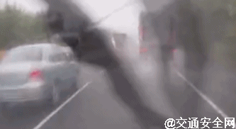 雷阵雨|注意啦！强降雨天气又来袭，雨天行车注意这几点！