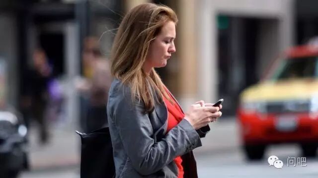 在多伦多街头"边走路,边玩手机"可能被罚款!更别说你还在玩pokemongo!