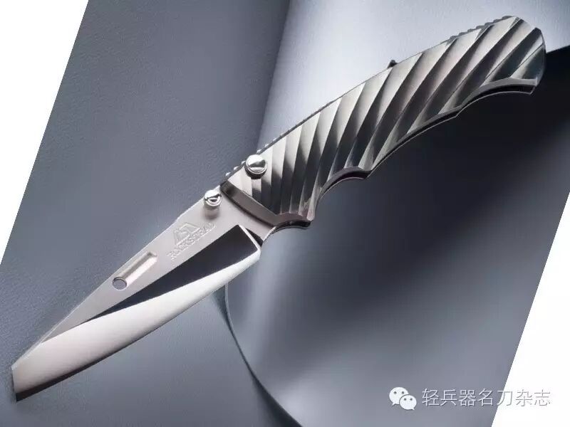 花田洋钛柄按钮锁折刀良