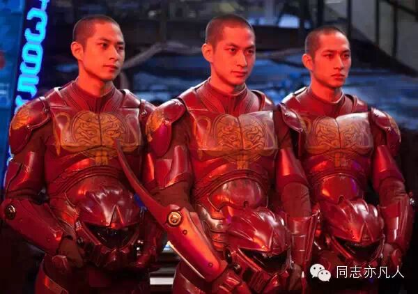 火爆中国gay圈的华裔肌肉三兄弟