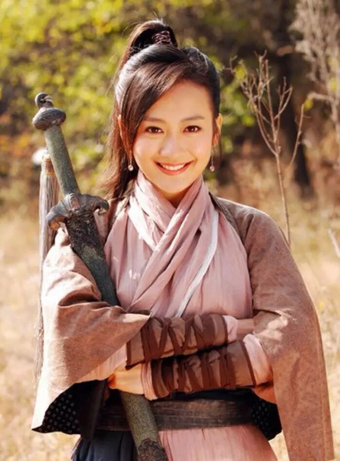 秦般若:我知道你们都喜欢又美又坏的女人
