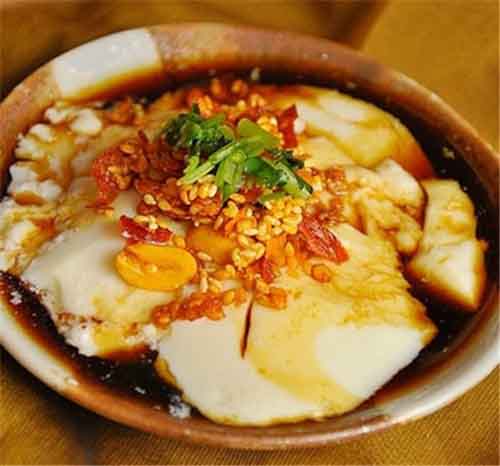 内脂豆腐脑食材:50g干黄豆,400ml清水,3,5g内脂,适量海鲜酱油,适量