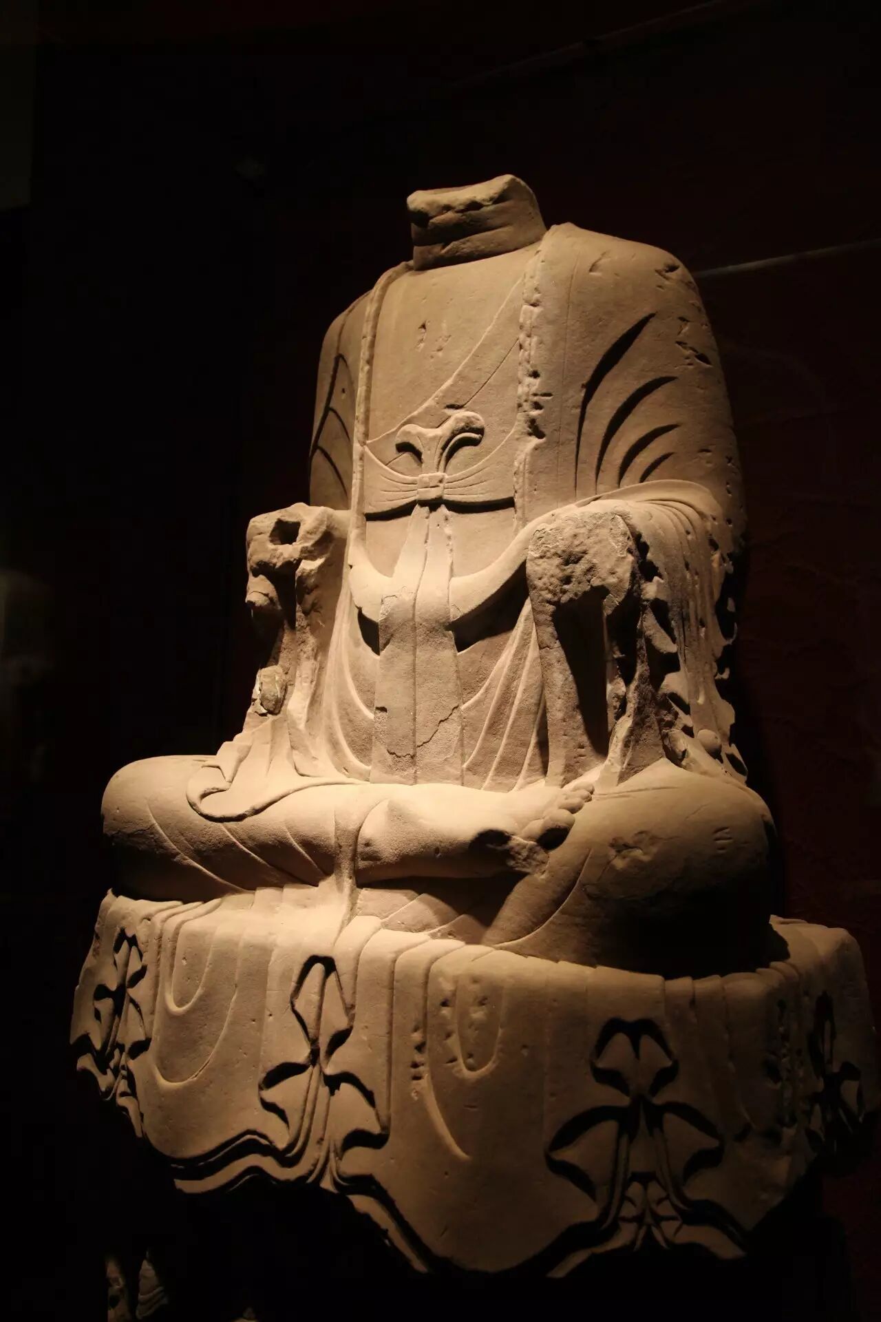 巴蜀神韵――万佛寺造像