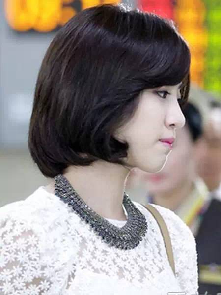 波波头烫发最流行