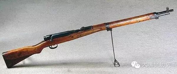 5mm轻机枪九七式狙击步枪为日本于1937年设计制造与服役的手动枪机式