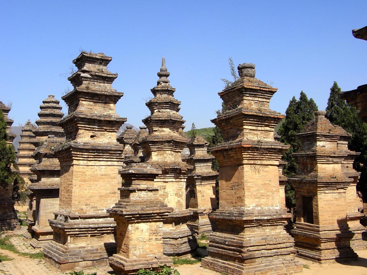 常住院(即人们通称的少林寺,以下均称谓"少林寺"),塔林,初祖庵(附近有