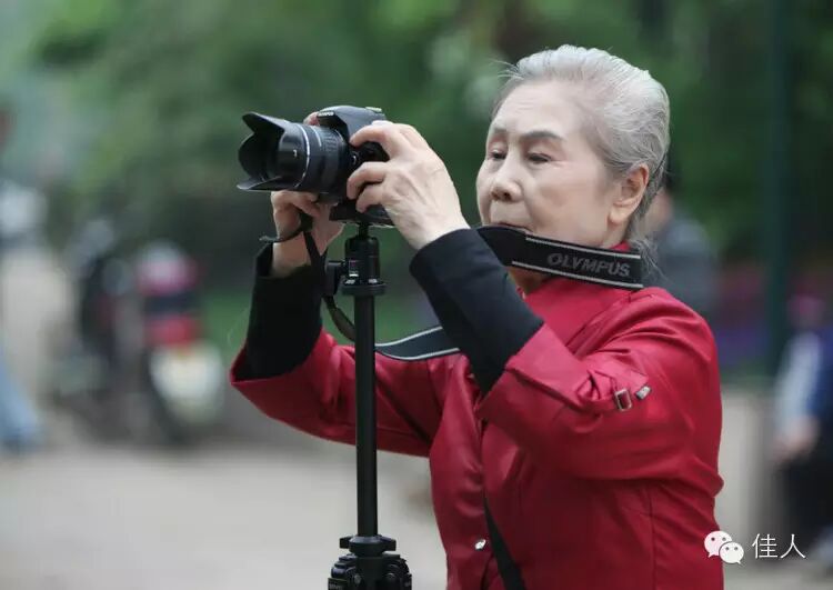 中国最摩登老太87岁还这么优雅