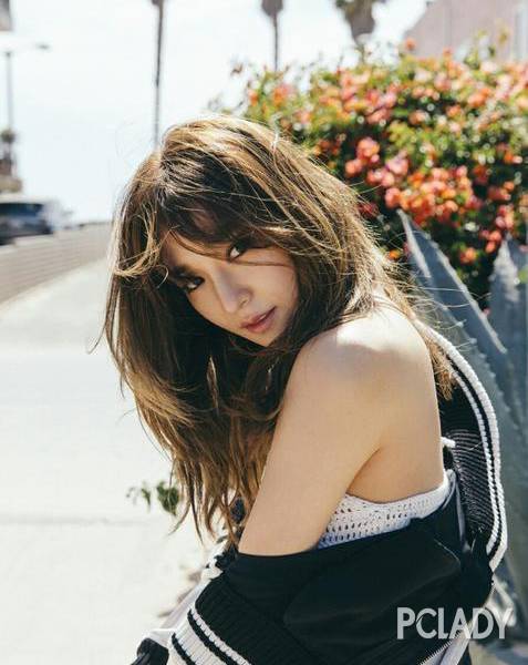 这个实用又chic的搭配技巧,不只有jessica和少时tiffany学到了,时尚圈