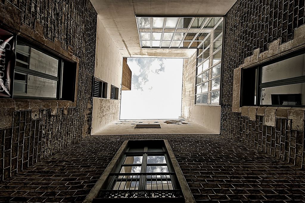 发掘建筑线条与结构之美