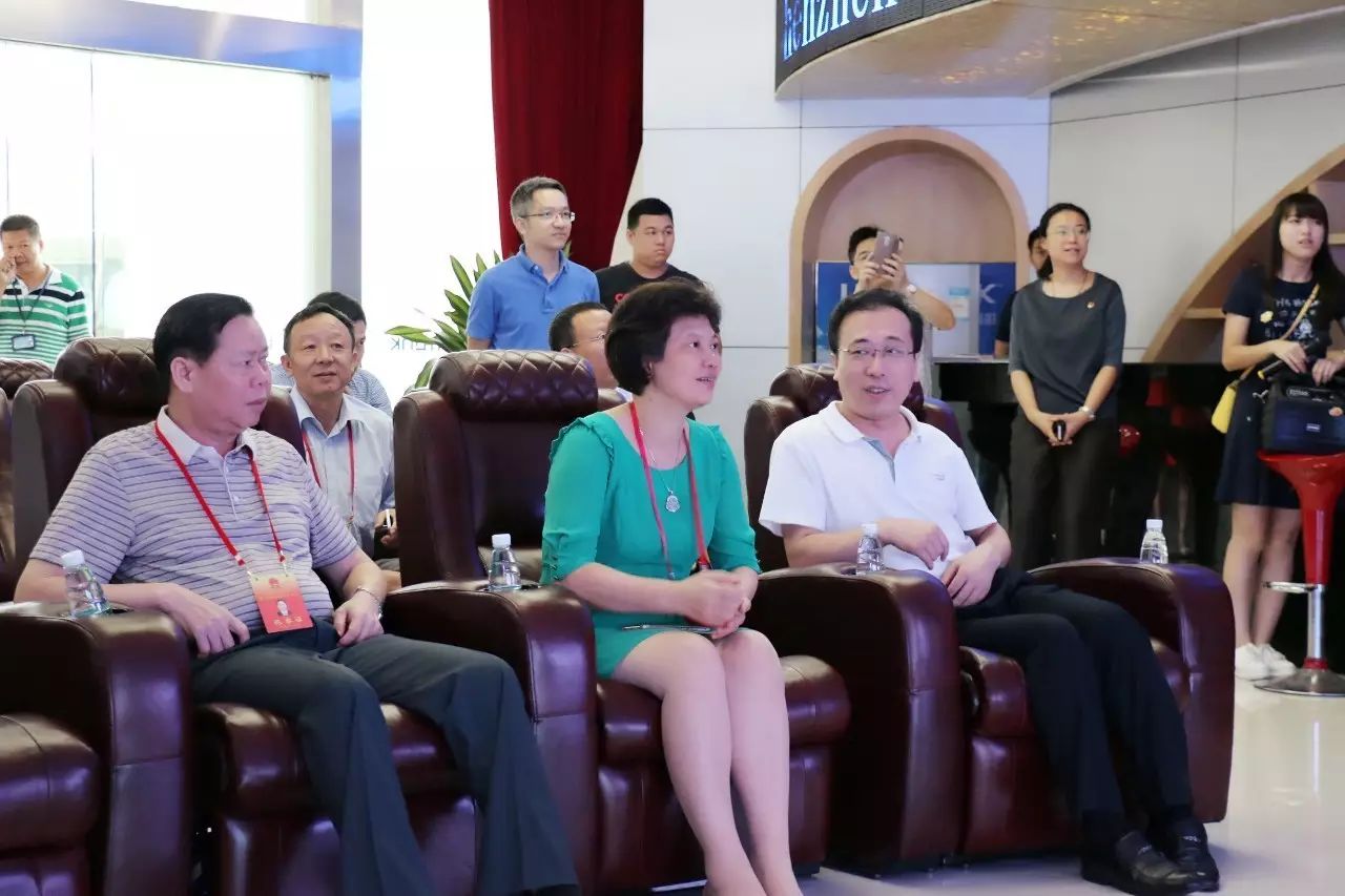 7月6日,由宝安区人大常委会副主任刘红瑛率领的区人大专题调研组莅临