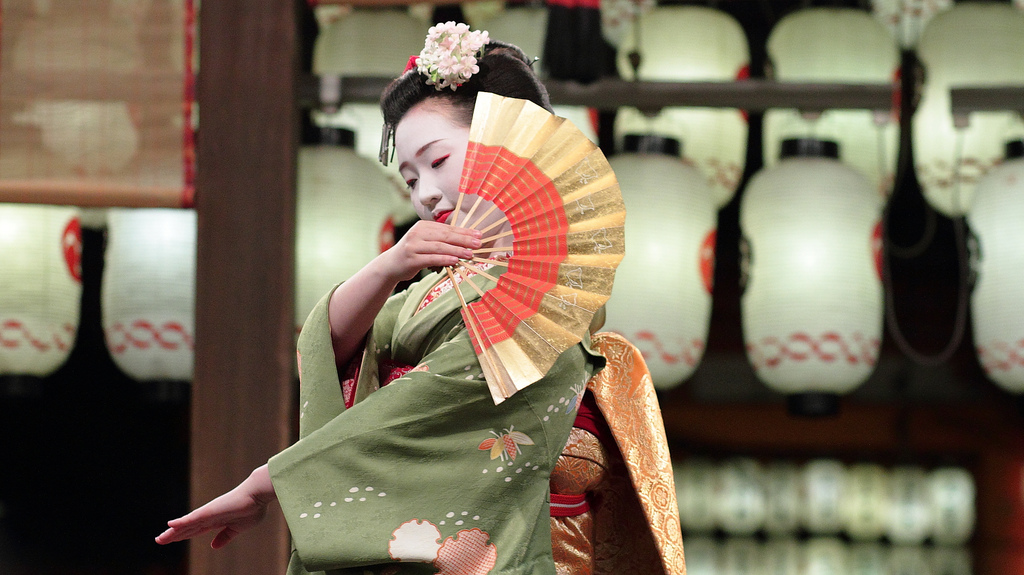 探秘日本艺伎与和服文化 