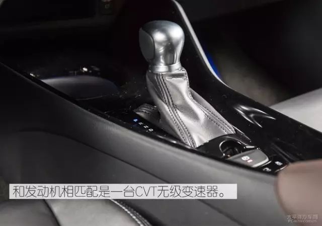 实拍广汽丰田C-HR