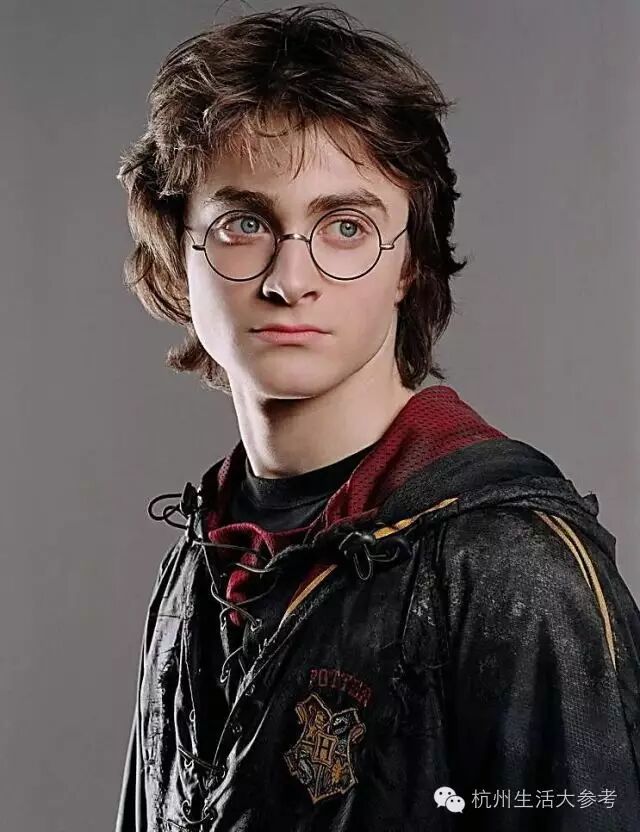 上了高中,我便想拥有哈利波特的头脑,考试拿个第一,让全班人羡慕不已.