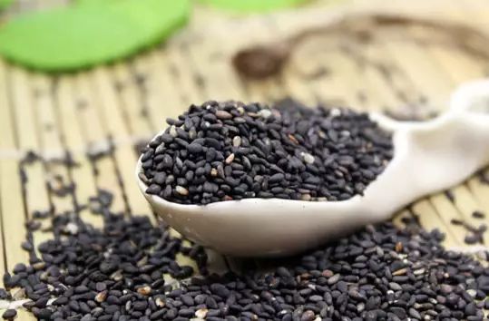 【健康养生】掉头发最该补的东西竟然是它？99%的人都不知道！