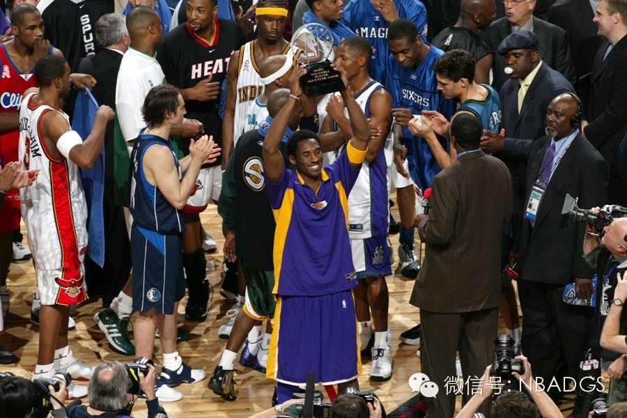 14 46 76人在80年代末90年代初深陷泥潭,连续7年不进季后赛,1995年