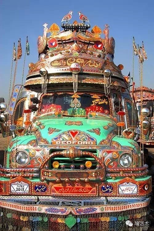 太炫了巴基斯坦的每辆卡车都是一座移动皇宫这在中国根本不能验车
