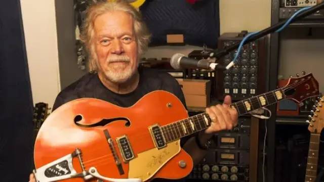 国宝级音乐人45年前丢失的吉他，被粉丝用面部识别技术在日本找到了！