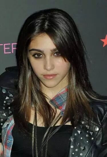 金喜善女儿其实不算丑盘点暴丑的明星儿女