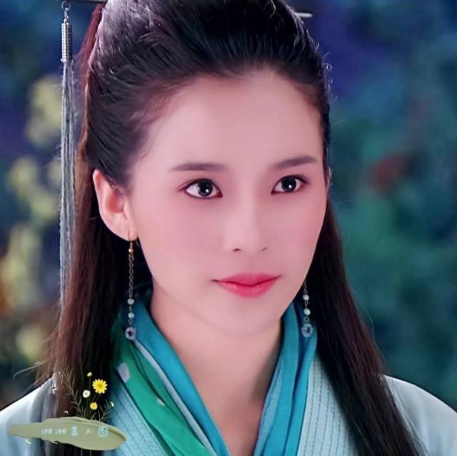 神雕侠侣》中,她是黄药师的关门女弟子"程英";虽说是戏红人不红,但