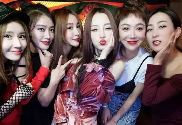 李小璐二胎是男是女_李小璐二胎_李小璐承认二胎双胞胎2019