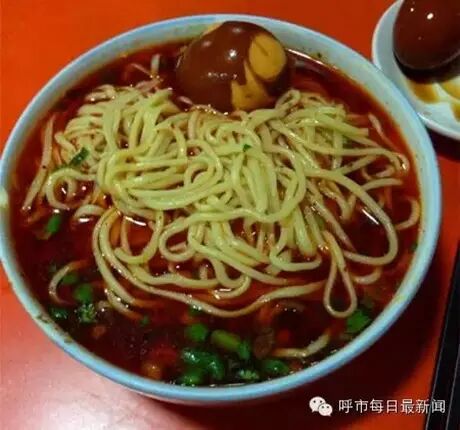 在托县,有种美味,叫民中拉面