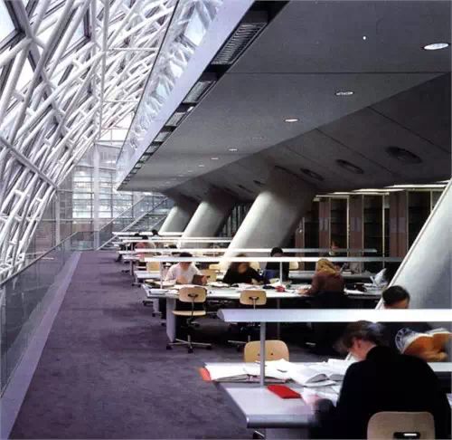 每一个改变设计界的作品, 都会先有一张「简陋」的草稿