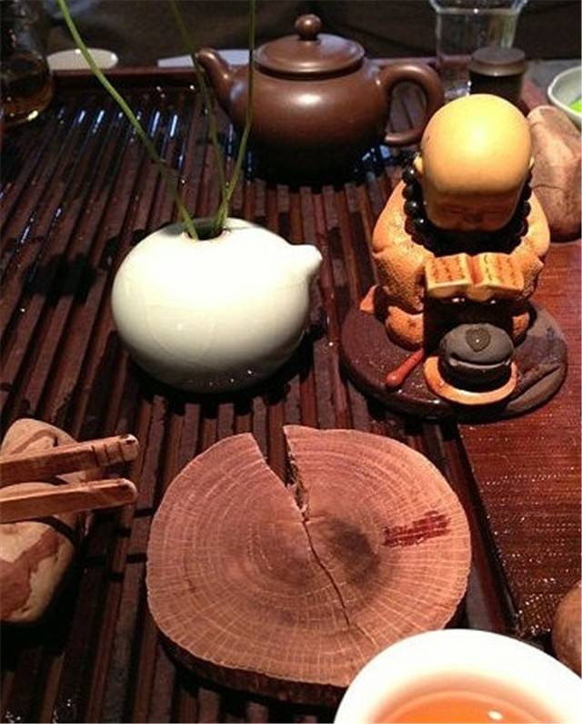 红尘一梦是千年意思_万丈红尘三杯酒千秋大业一壶茶是什么意思?_红尘是爱情的意思吗