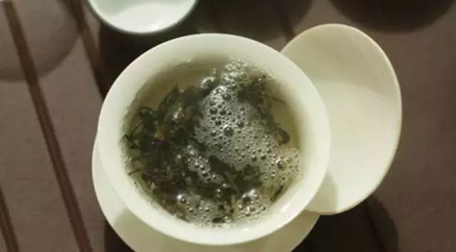 茶汤中的泡沫是什么？